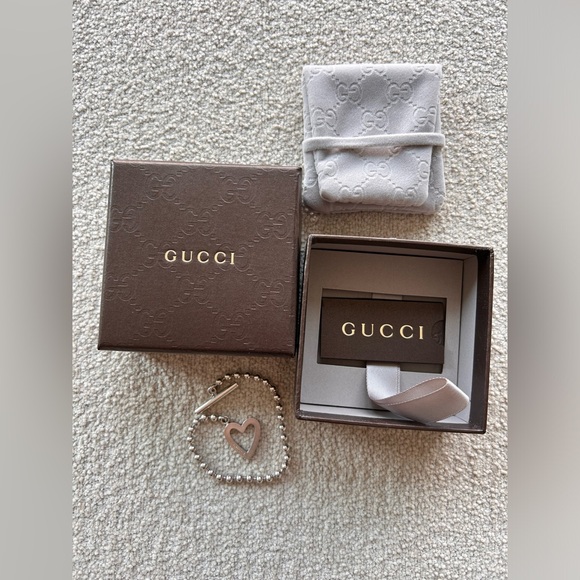 Silver GUCCI boule/heart bracelet - Picture 3 of 5